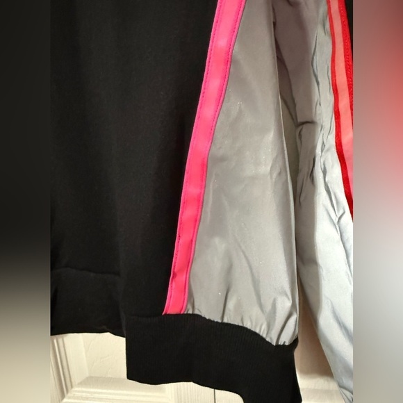 Terez Women’s NWT Colorblock Black Sweatshirt with Reflective Trim Size Small - Picture 8 of 13